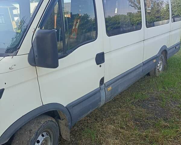 Белый Ивеко Дейли, объемом двигателя 2.8 л и пробегом 210 тыс. км за 5000 $, фото 2 на Automoto.ua