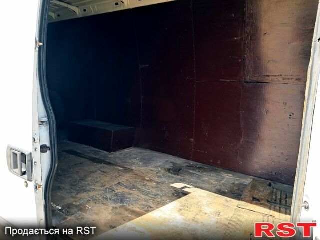 Белый Ивеко Дейли, объемом двигателя 2.8 л и пробегом 432 тыс. км за 8000 $, фото 10 на Automoto.ua
