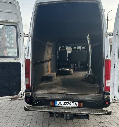 Белый Ивеко Дейли, объемом двигателя 2.8 л и пробегом 670 тыс. км за 7300 $, фото 10 на Automoto.ua