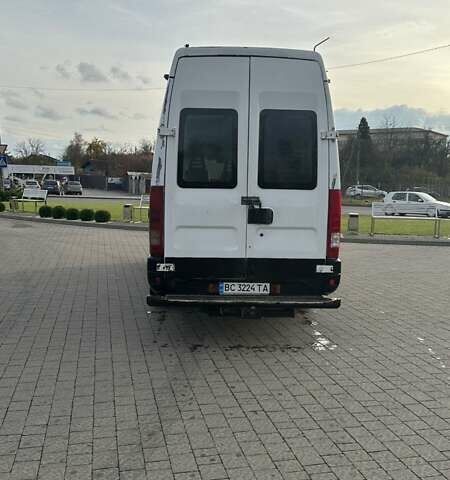 Белый Ивеко Дейли, объемом двигателя 2.8 л и пробегом 670 тыс. км за 7300 $, фото 5 на Automoto.ua