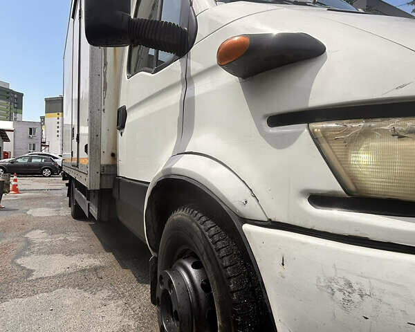Белый Ивеко Дейли, объемом двигателя 2.8 л и пробегом 555 тыс. км за 8800 $, фото 6 на Automoto.ua