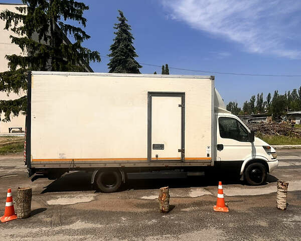 Белый Ивеко Дейли, объемом двигателя 2.8 л и пробегом 555 тыс. км за 8800 $, фото 1 на Automoto.ua