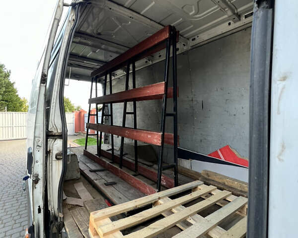 Білий Івеко Дейлі, об'ємом двигуна 2.8 л та пробігом 350 тис. км за 8200 $, фото 13 на Automoto.ua