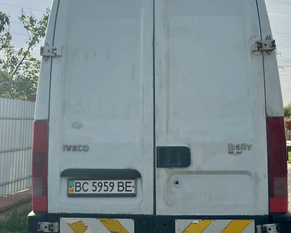 Білий Івеко Дейлі, об'ємом двигуна 2.8 л та пробігом 350 тис. км за 8200 $, фото 3 на Automoto.ua