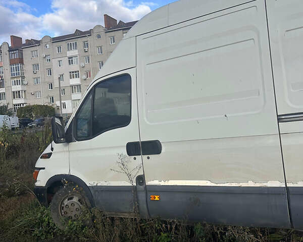 Белый Ивеко Дейли, объемом двигателя 2.8 л и пробегом 250 тыс. км за 3500 $, фото 2 на Automoto.ua