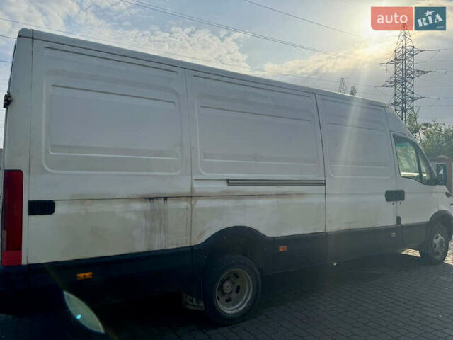 Білий Івеко Дейлі, об'ємом двигуна 2.8 л та пробігом 350 тис. км за 8200 $, фото 2 на Automoto.ua