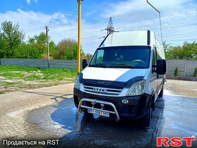 Белый Ивеко Дейли, объемом двигателя 3 л и пробегом 280 тыс. км за 9000 $, фото 1 на Automoto.ua