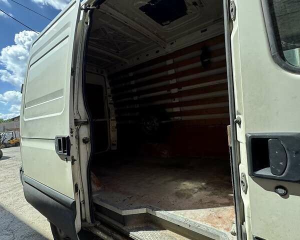 Белый Ивеко Дейли, объемом двигателя 2.3 л и пробегом 349 тыс. км за 5500 $, фото 8 на Automoto.ua