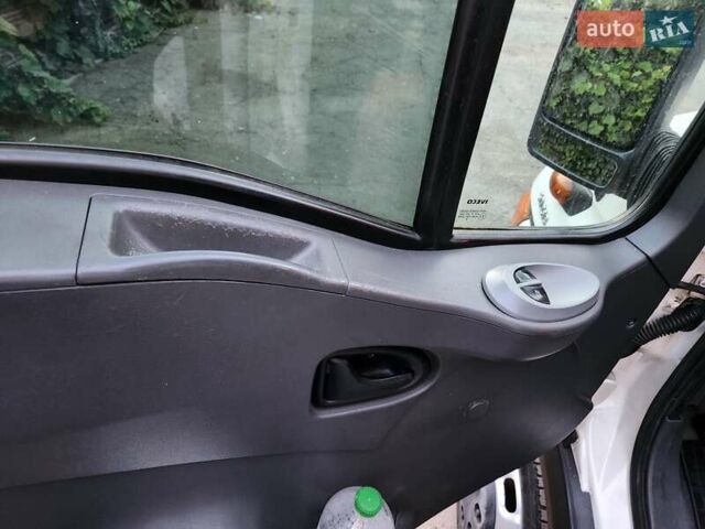 Белый Ивеко Дейли, объемом двигателя 2.8 л и пробегом 295 тыс. км за 7800 $, фото 10 на Automoto.ua