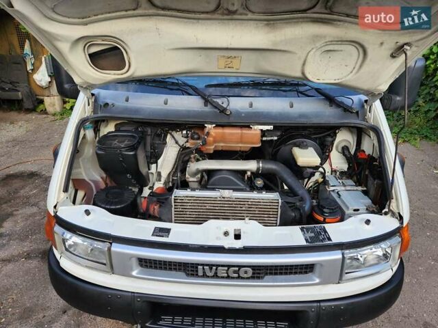 Белый Ивеко Дейли, объемом двигателя 2.8 л и пробегом 295 тыс. км за 7800 $, фото 7 на Automoto.ua