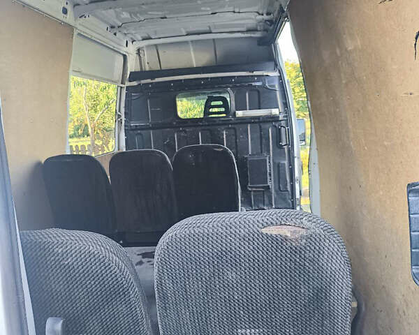 Белый Ивеко Дейли, объемом двигателя 2.3 л и пробегом 310 тыс. км за 6000 $, фото 4 на Automoto.ua