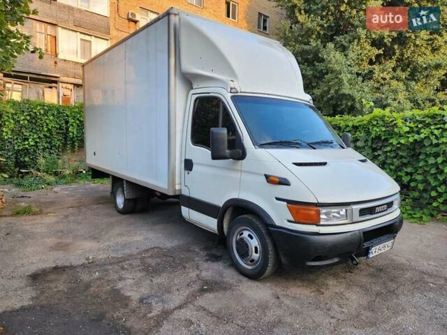 Белый Ивеко Дейли, объемом двигателя 2.8 л и пробегом 295 тыс. км за 9200 $, фото 4 на Automoto.ua