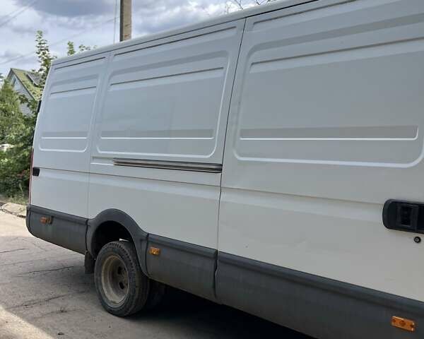 Білий Івеко Дейлі, об'ємом двигуна 3 л та пробігом 365 тис. км за 7000 $, фото 1 на Automoto.ua