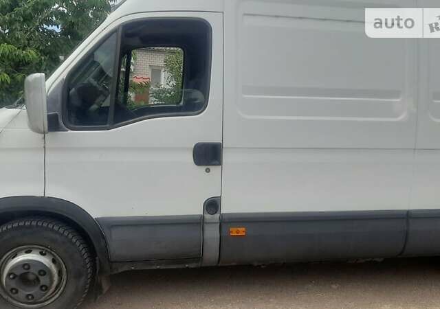 Белый Ивеко Дейли, объемом двигателя 3 л и пробегом 522 тыс. км за 9500 $, фото 2 на Automoto.ua
