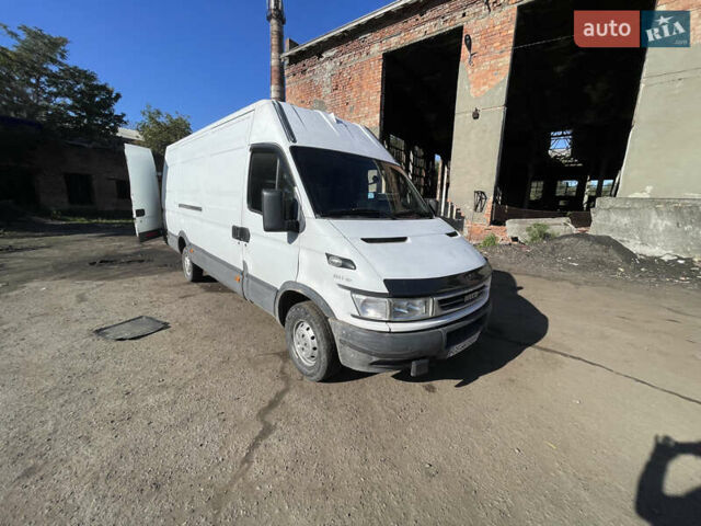 Белый Ивеко Дейли, объемом двигателя 2.29 л и пробегом 400 тыс. км за 7400 $, фото 1 на Automoto.ua