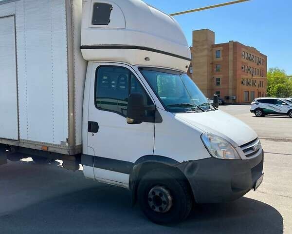 Белый Ивеко Дейли, объемом двигателя 3 л и пробегом 888 тыс. км за 11900 $, фото 3 на Automoto.ua