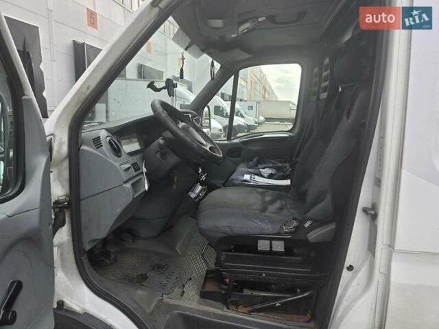 Івеко Дейлі 2007 у Києві на Automoto.ua Білий Івеко Дейлі, об'ємом двигуна 3 л та пробігом 587 тис. км за 10727 $, фото 5 на Automoto.ua