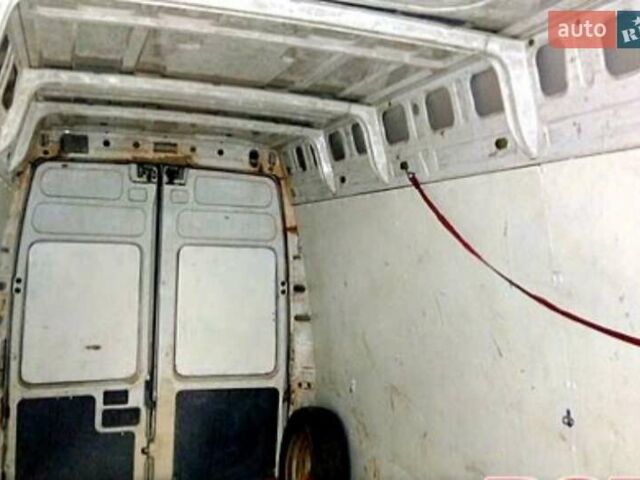 Белый Ивеко Дейли, объемом двигателя 3 л и пробегом 170 тыс. км за 9000 $, фото 5 на Automoto.ua