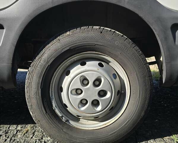 Белый Ивеко Дейли, объемом двигателя 3 л и пробегом 415 тыс. км за 8800 $, фото 11 на Automoto.ua