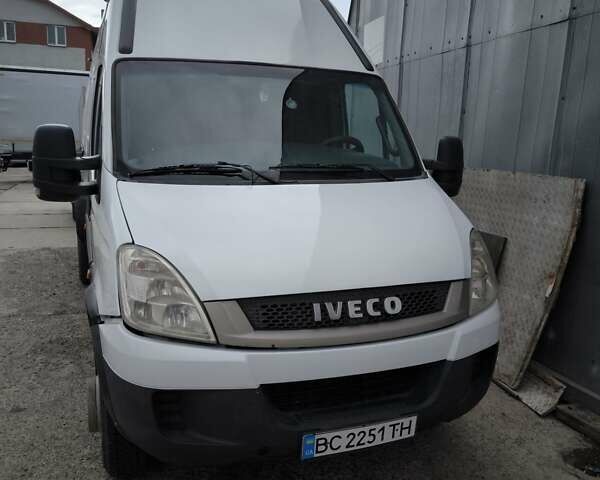 Білий Івеко Дейлі, об'ємом двигуна 3 л та пробігом 712 тис. км за 10000 $, фото 1 на Automoto.ua