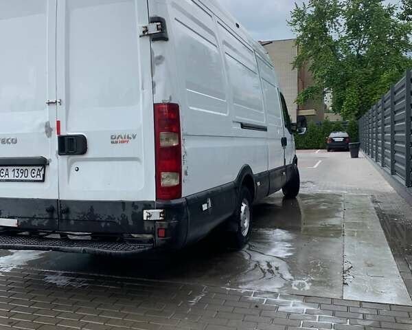 Белый Ивеко Дейли, объемом двигателя 2.29 л и пробегом 285 тыс. км за 7600 $, фото 2 на Automoto.ua