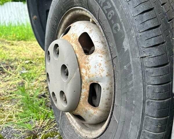 Білий Івеко Дейлі, об'ємом двигуна 2.3 л та пробігом 281 тис. км за 10800 $, фото 3 на Automoto.ua