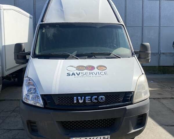 Белый Ивеко Дейли, объемом двигателя 3 л и пробегом 301 тыс. км за 11000 $, фото 1 на Automoto.ua