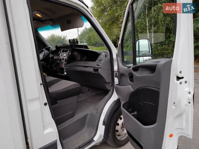 Білий Івеко Дейлі, об'ємом двигуна 2.29 л та пробігом 370 тис. км за 13800 $, фото 9 на Automoto.ua