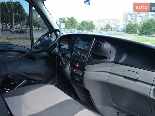 Білий Івеко Дейлі, об'ємом двигуна 2.3 л та пробігом 315 тис. км за 12600 $, фото 47 на Automoto.ua