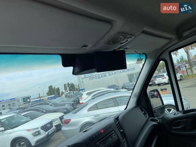 Белый Ивеко Дейли, объемом двигателя 2.3 л и пробегом 272 тыс. км за 14000 $, фото 23 на Automoto.ua