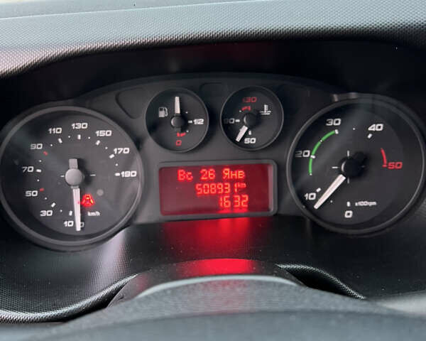 Белый Ивеко Дейли, объемом двигателя 3 л и пробегом 510 тыс. км за 17000 $, фото 15 на Automoto.ua