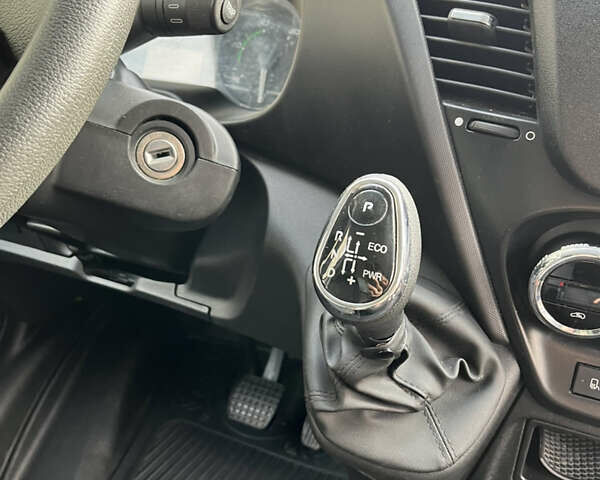 Білий Івеко Дейлі, об'ємом двигуна 2.3 л та пробігом 421 тис. км за 17150 $, фото 27 на Automoto.ua