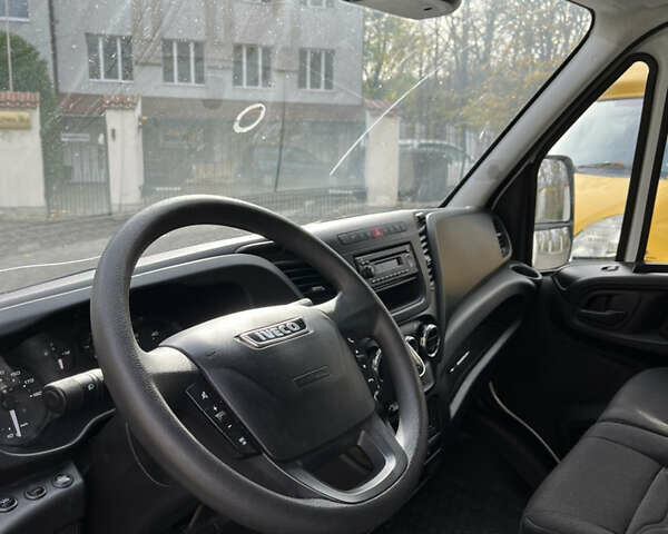 Білий Івеко Дейлі, об'ємом двигуна 2.3 л та пробігом 421 тис. км за 17150 $, фото 31 на Automoto.ua