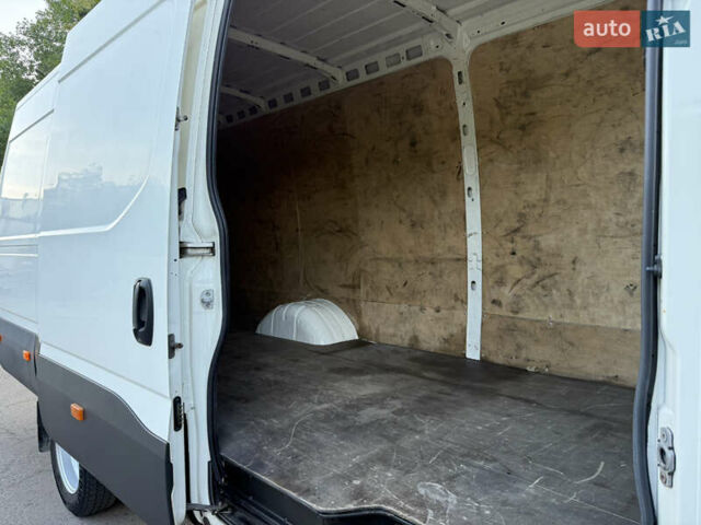 Білий Івеко Дейлі, об'ємом двигуна 3 л та пробігом 262 тис. км за 22300 $, фото 33 на Automoto.ua