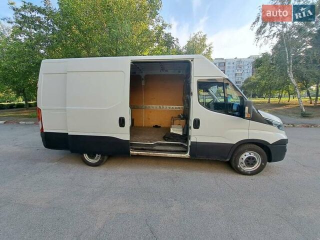 Белый Ивеко Дейли, объемом двигателя 2.29 л и пробегом 395 тыс. км за 13000 $, фото 6 на Automoto.ua