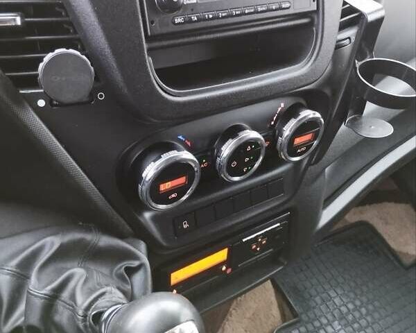 Івеко Дейлі 2016 у Ковель на Automoto.ua Білий Івеко Дейлі, об'ємом двигуна 3 л та пробігом 330 тис. км за 26500 $, фото 8 на Automoto.ua
