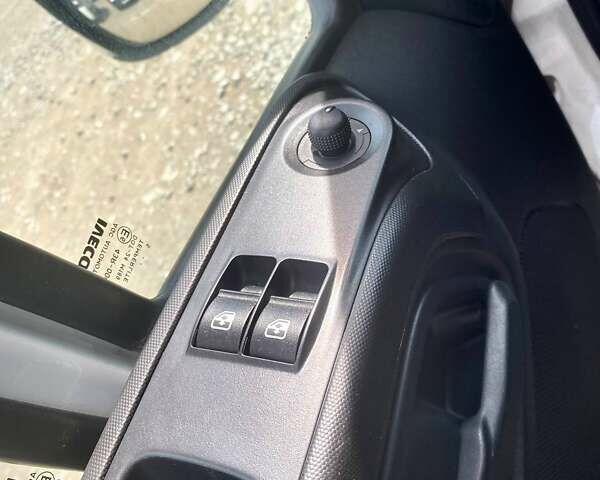 Белый Ивеко Дейли, объемом двигателя 3 л и пробегом 310 тыс. км за 26500 $, фото 7 на Automoto.ua