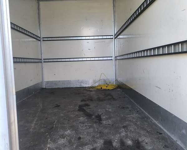 Білий Івеко Дейлі, об'ємом двигуна 2.3 л та пробігом 165 тис. км за 18900 $, фото 4 на Automoto.ua