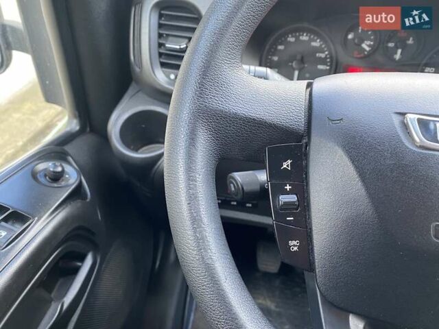 Белый Ивеко Дейли, объемом двигателя 3 л и пробегом 336 тыс. км за 31900 $, фото 13 на Automoto.ua