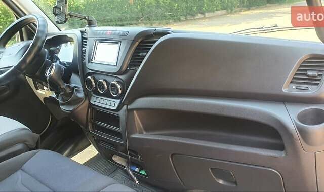 Білий Івеко Дейлі, об'ємом двигуна 2.3 л та пробігом 348 тис. км за 18500 $, фото 16 на Automoto.ua