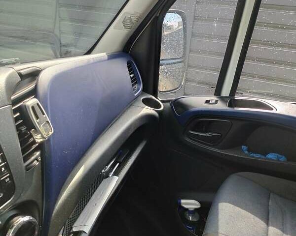 Белый Ивеко Дейли, объемом двигателя 3 л и пробегом 447 тыс. км за 19250 $, фото 1 на Automoto.ua