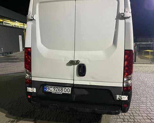 Белый Ивеко Дейли, объемом двигателя 3 л и пробегом 376 тыс. км за 14800 $, фото 2 на Automoto.ua