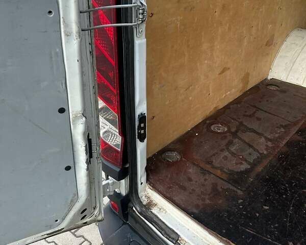 Белый Ивеко Дейли, объемом двигателя 2.29 л и пробегом 250 тыс. км за 22000 $, фото 24 на Automoto.ua