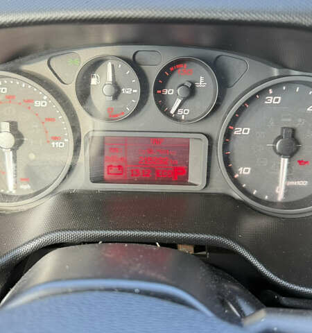 Белый Ивеко Дейли, объемом двигателя 3 л и пробегом 214 тыс. км за 30000 $, фото 15 на Automoto.ua