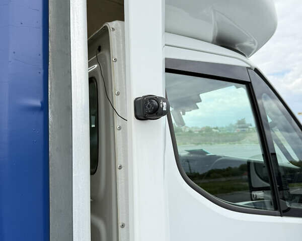 Белый Ивеко Дейли, объемом двигателя 3 л и пробегом 214 тыс. км за 30000 $, фото 11 на Automoto.ua