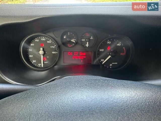 Білий Івеко Дейлі, об'ємом двигуна 2.29 л та пробігом 250 тис. км за 19500 $, фото 1 на Automoto.ua