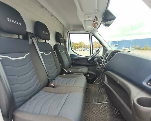 Білий Івеко Дейлі, об'ємом двигуна 3 л та пробігом 24 тис. км за 26531 $, фото 21 на Automoto.ua