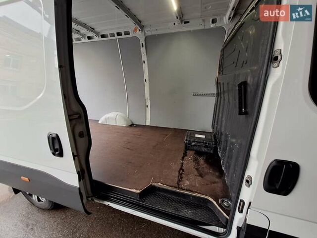 Белый Ивеко Дейли, объемом двигателя 2.3 л и пробегом 300 тыс. км за 21000 $, фото 24 на Automoto.ua