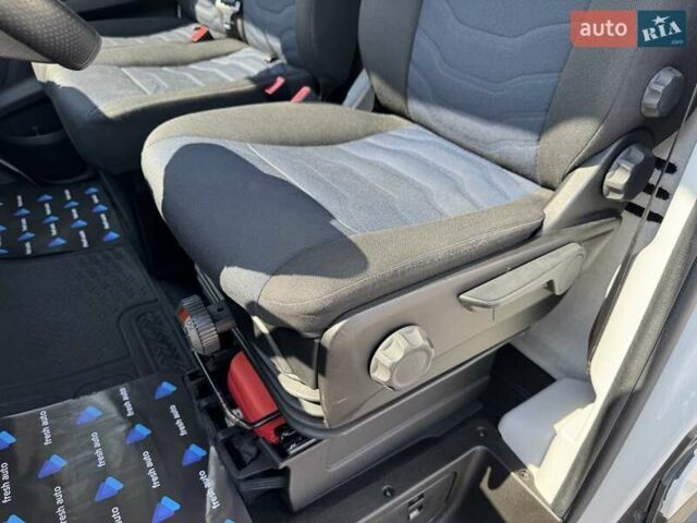 Белый Ивеко Дейли, объемом двигателя 3 л и пробегом 209 тыс. км за 37900 $, фото 19 на Automoto.ua