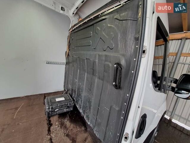 Белый Ивеко Дейли, объемом двигателя 2.3 л и пробегом 300 тыс. км за 21000 $, фото 26 на Automoto.ua